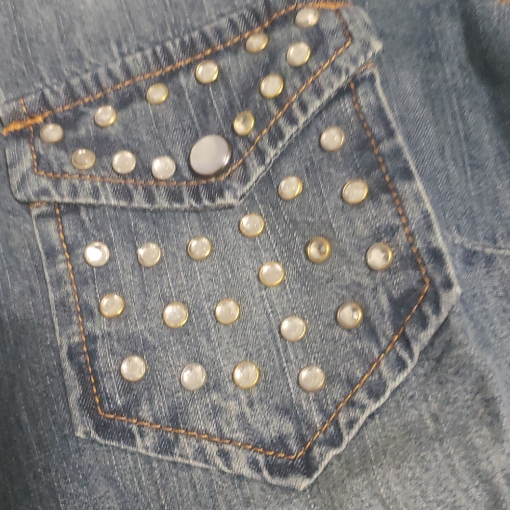 New boutique Denim shirt - Picture 8 of 13